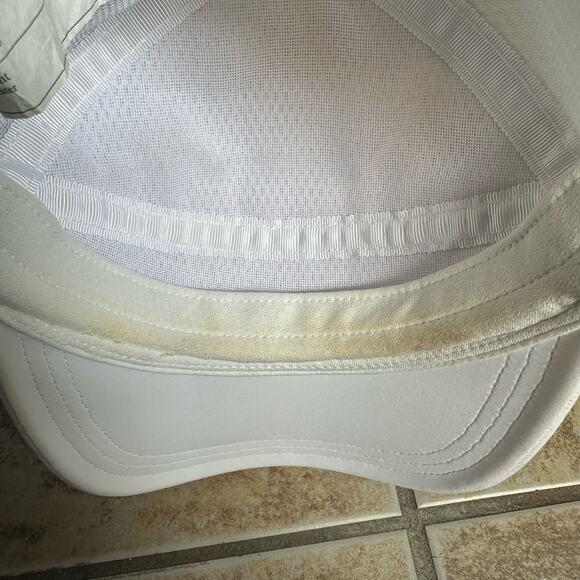 Lululemon White Baseball Hat Cap Adjustable SnapBack Running Fitness Workout - Picture 9 of 10